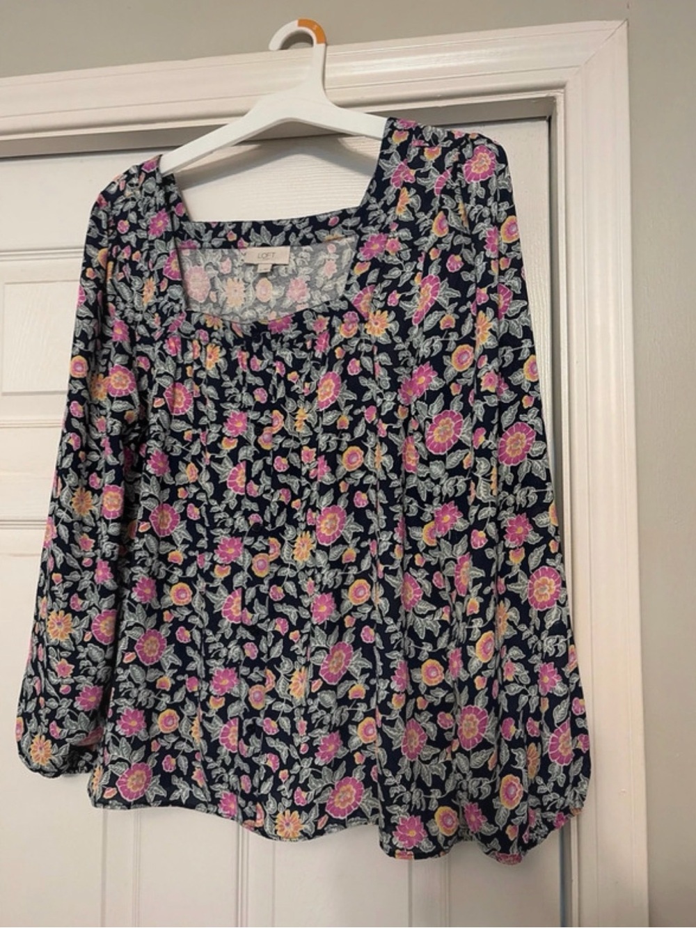 LOFT Floral Long Sleeve Blouse in navy floral Size Medium